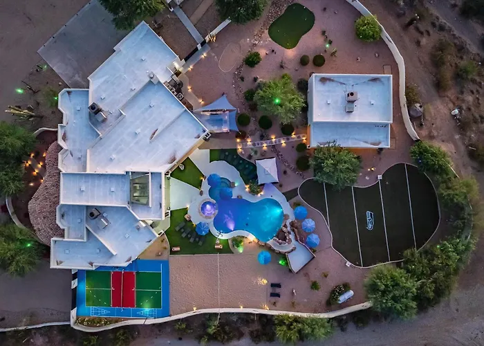 Private Oasis Pickleball Volleyball Sleeps 24 Holiday home