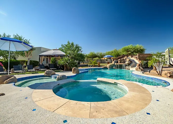 Holiday home Private Oasis Pickleball Volleyball Sleeps 24