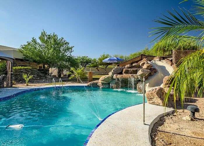 Private Oasis Pickleball Volleyball Sleeps 24 Holiday home Phoenix