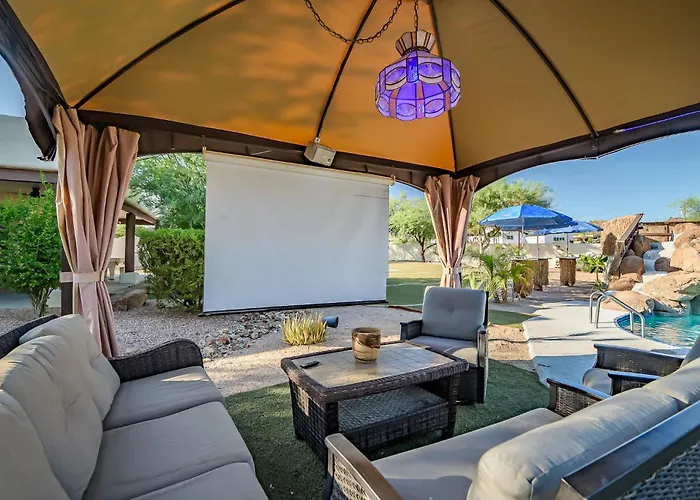 Private Oasis Pickleball Volleyball Sleeps 24 Holiday home *