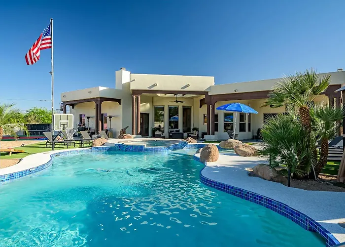 Holiday home Private Oasis Pickleball Volleyball Sleeps 24 *