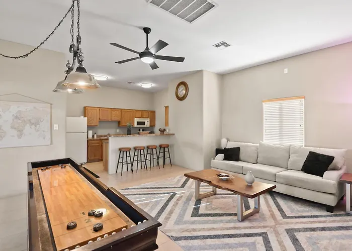 Holiday home Private Oasis Pickleball Volleyball Sleeps 24