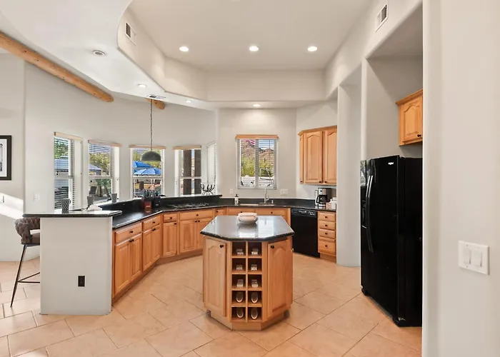 Private Oasis Pickleball Volleyball Sleeps 24 Phoenix
